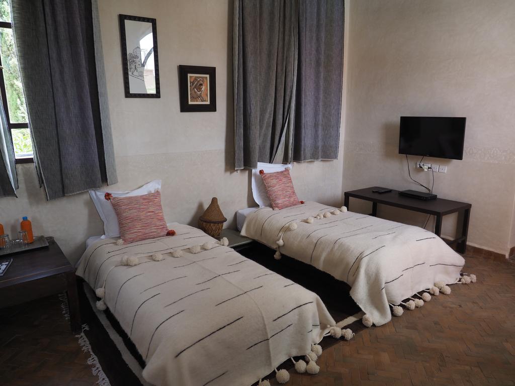 Hotel Le Cazar El Ain Zewnętrze zdjęcie