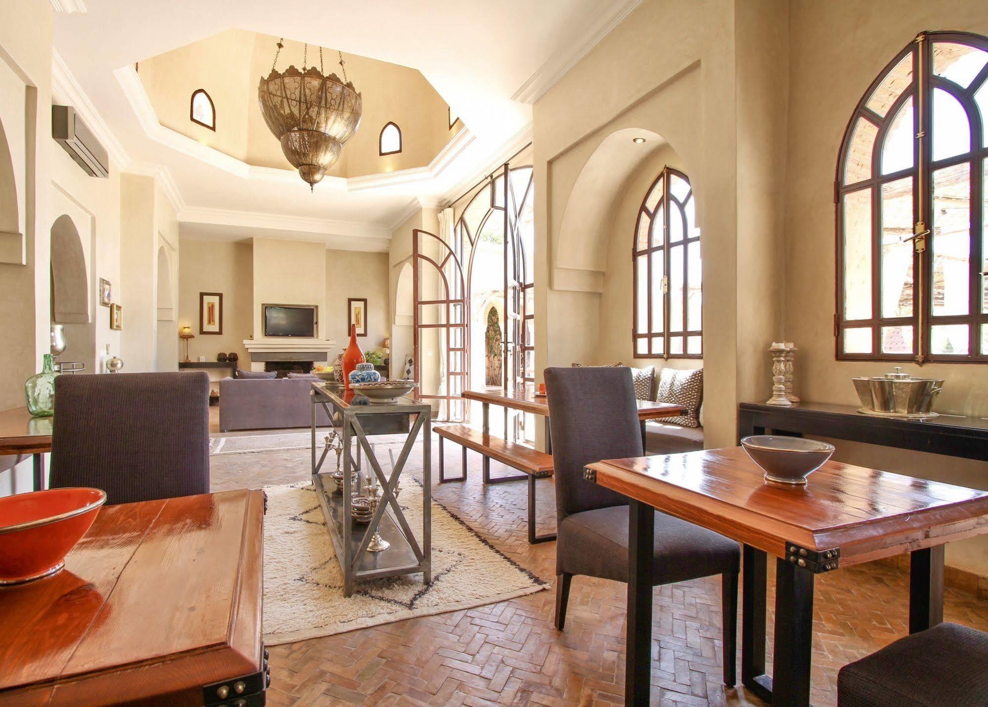 Hotel Le Cazar El Ain Zewnętrze zdjęcie